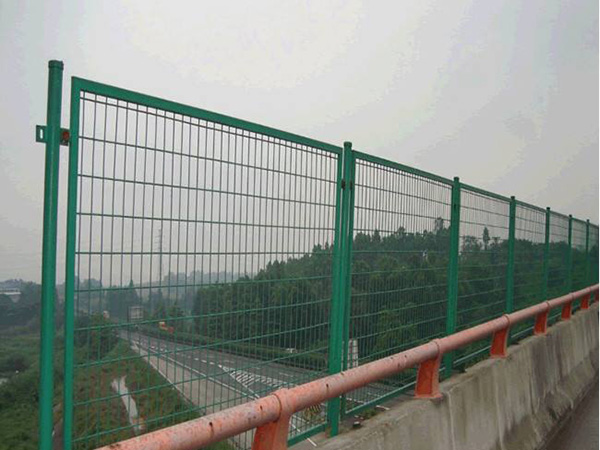 公路护栏网