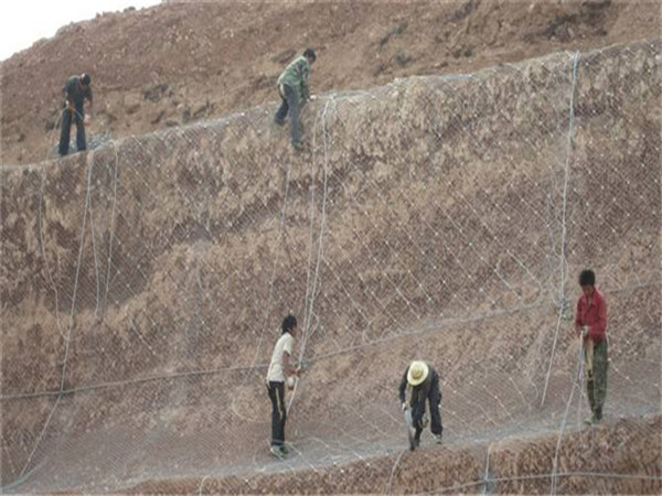 边坡挂网喷浆